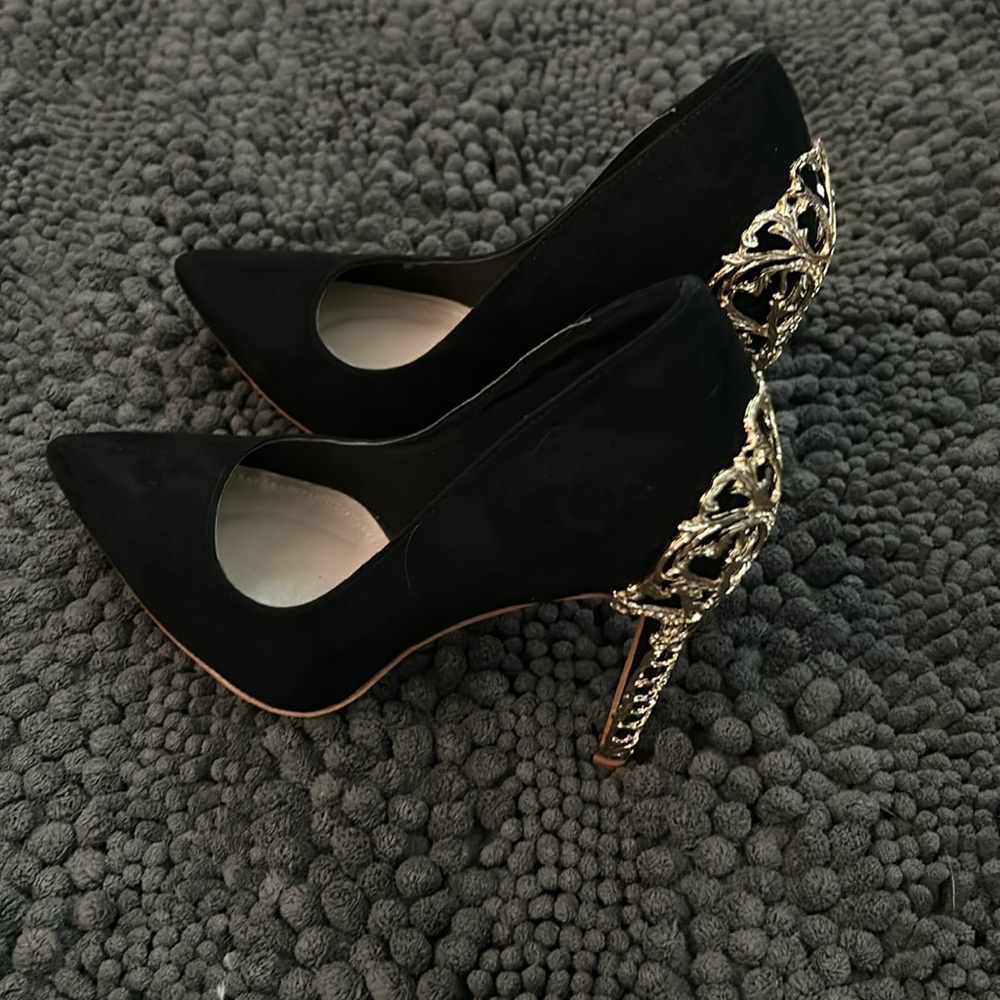 Shoedazzle Black Heels with Delicate Faux Metal Heel Work